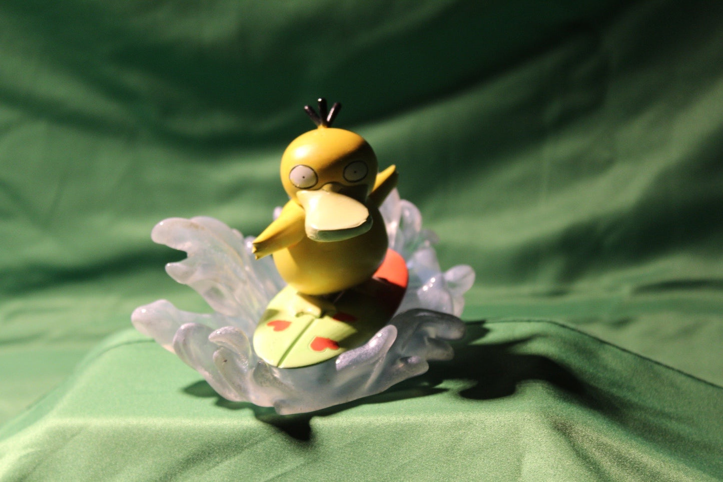 Psyduck Surfer – Build & Paint Action Figure