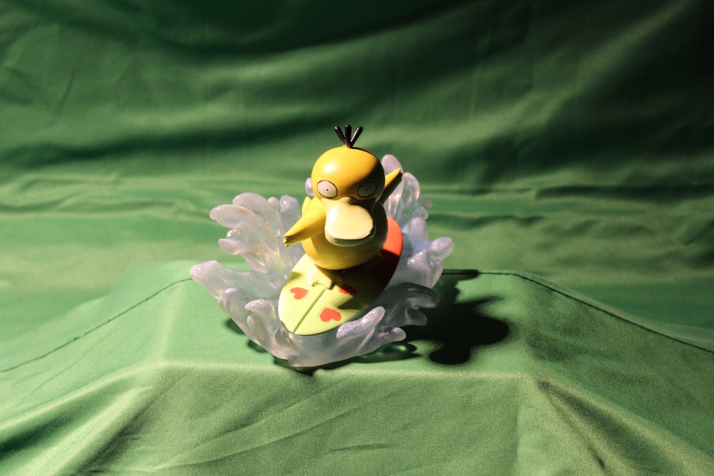 Psyduck Surfer – Build & Paint Action Figure